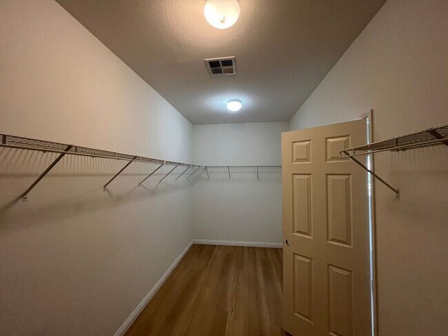 Building Photo - 31656 Rosales Ave