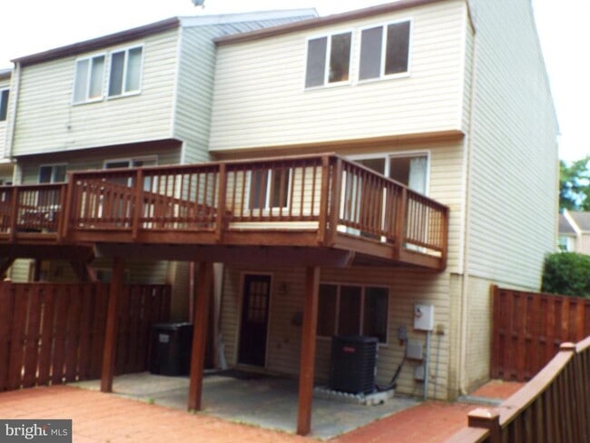 Building Photo - 3656 Woodhaven Ct