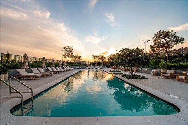 Building Photo - 3015 S Ysabella Ave