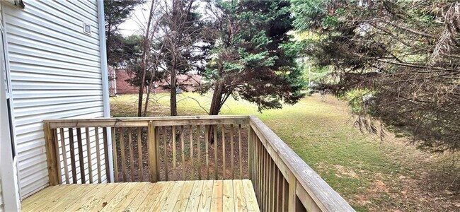 Building Photo - 610 James Ridge Dr