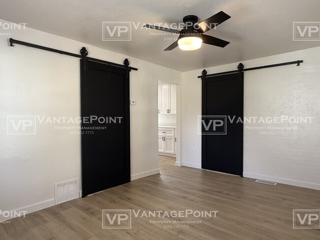 Building Photo - 1335 Dousman St