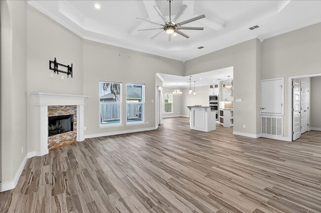 Building Photo - 15229 Barataria Dr