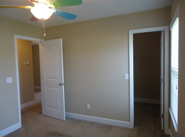 Building Photo - 108 Preswick Dr