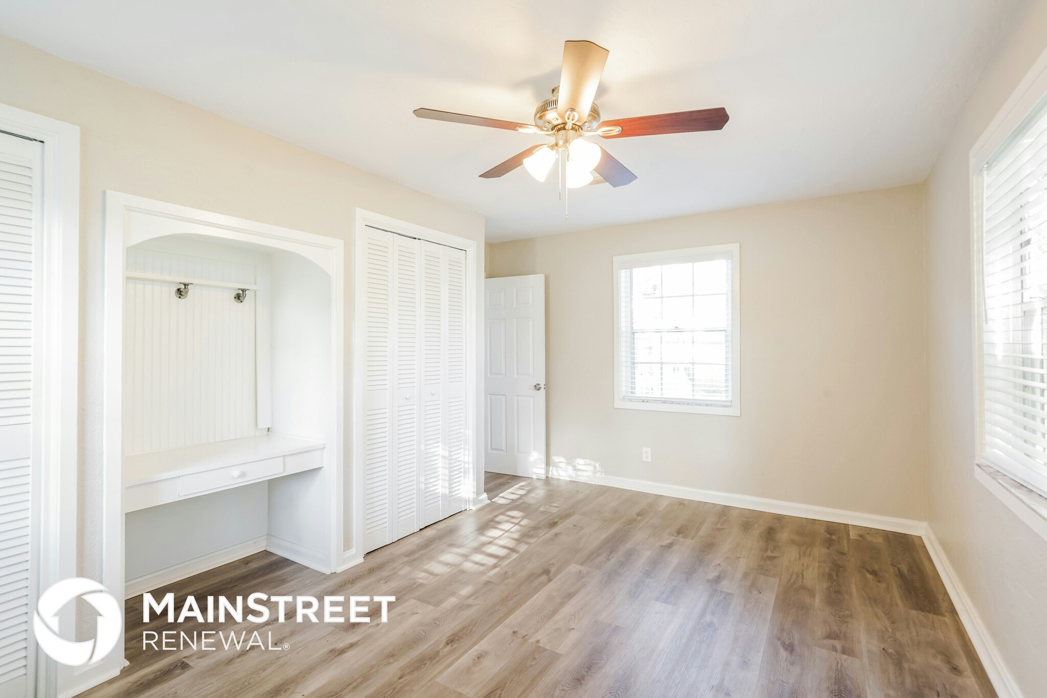 Building Photo - 1524 W River Shore Way