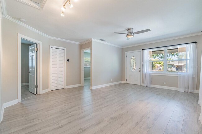 Building Photo - 4106 W Carmen St