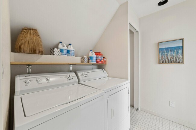 Building Photo - 4183 Sucia Dr