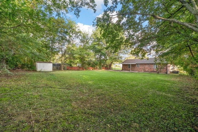 Building Photo - 3 Bedroom Home For Rent Near Needmore Road!