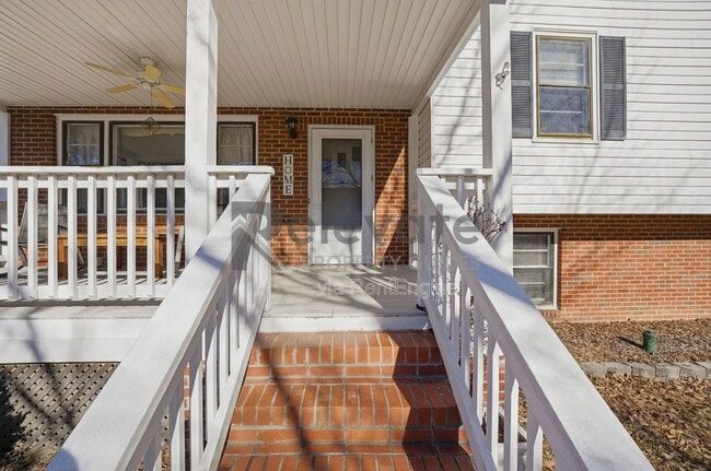 Building Photo - 9002 Michaux Ln