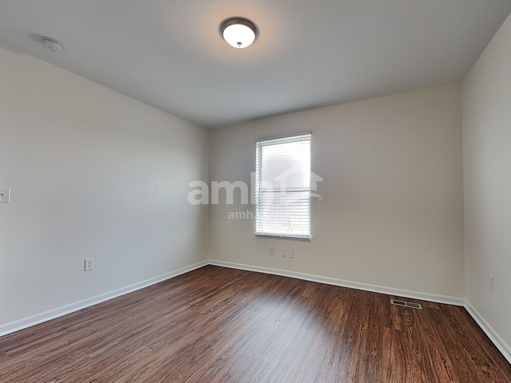 Building Photo - 2819 Coachlight Ln