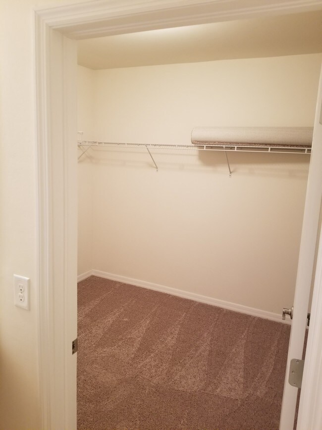 Building Photo - 220 SW 19th Terrace