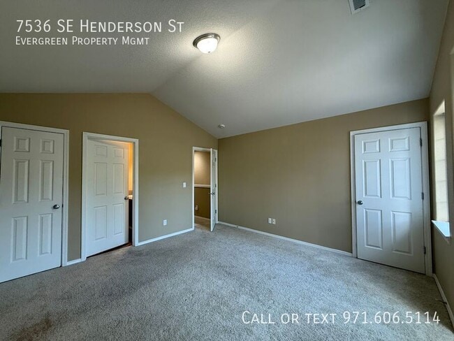 Building Photo - 7536 SE Henderson St
