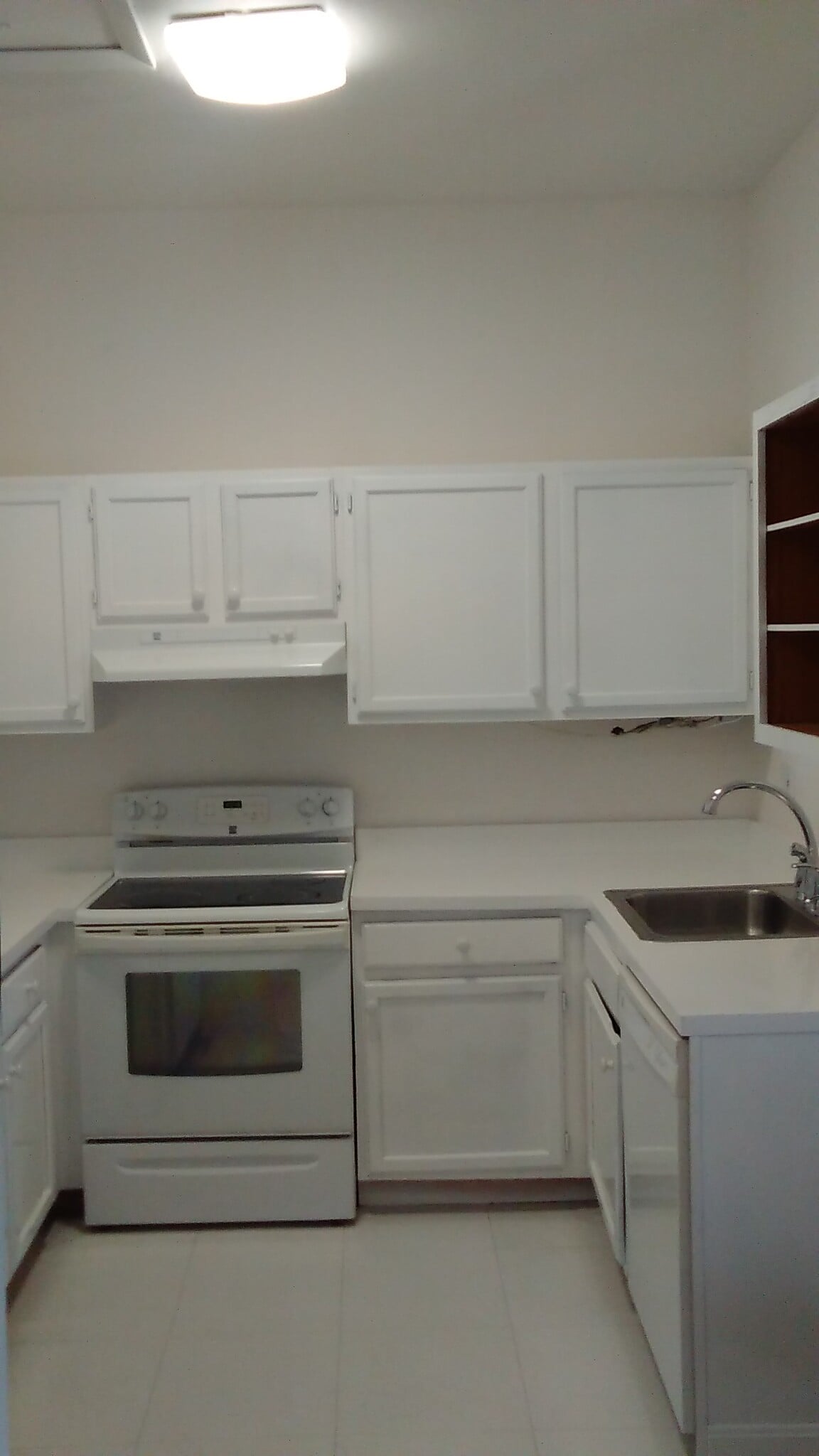 Building Photo - 48 Forest St