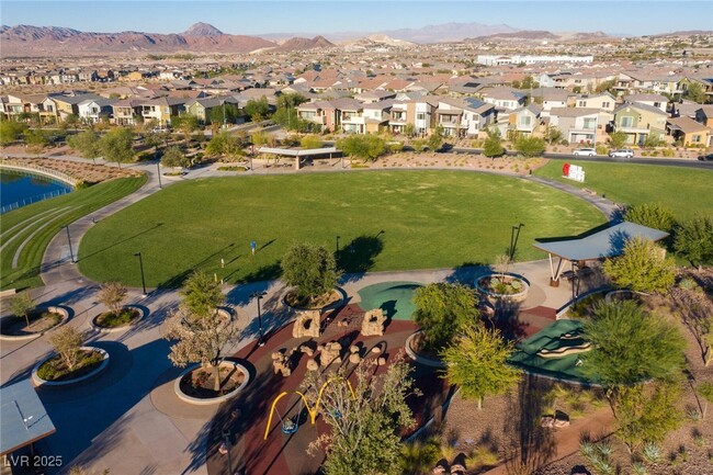 Building Photo - 832 Canonbury St