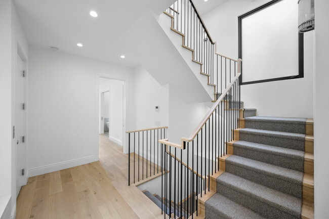 Building Photo - 1074 Filbert St