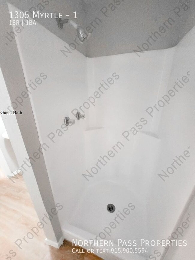 Building Photo - All utilities included, 1 bedroom apartmen...