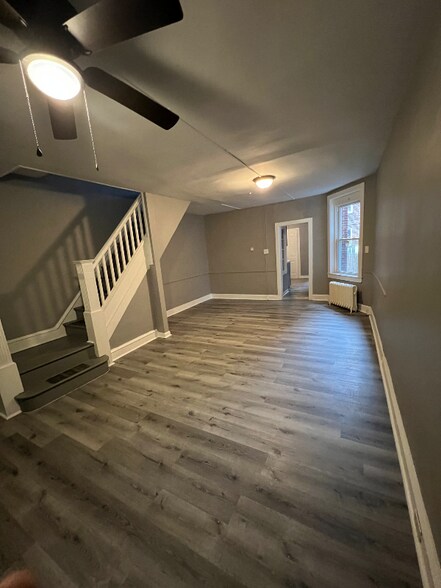 Building Photo - 6322 Regent St