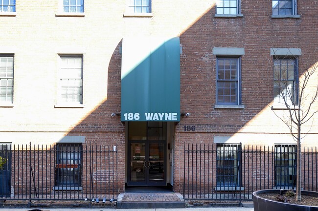Building Photo - 186 Wayne St