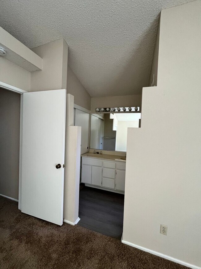Building Photo - 30235 Cupeno Ln