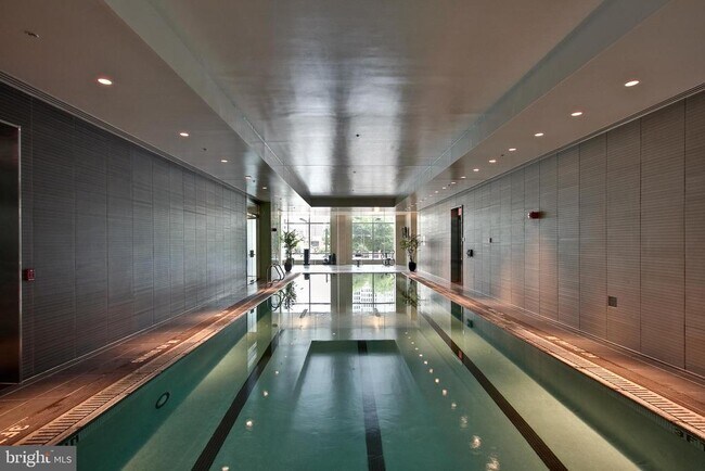 Building Photo - 1414 S Penn Square