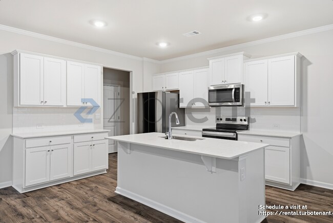 Building Photo - 2438 Bayberry St