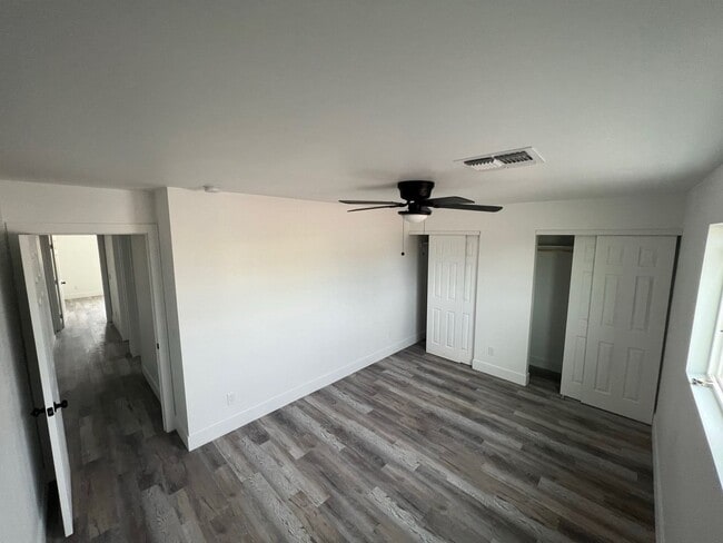 Building Photo - Remodeled 4 Bed/2 Bath in great ASU neighborhood