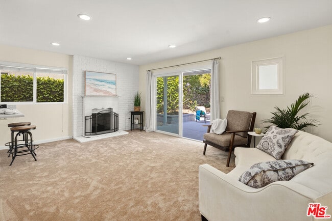 Building Photo - 12581 Sanford St