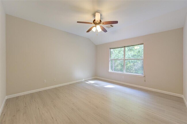 Building Photo - 15 Ledgestone Pl