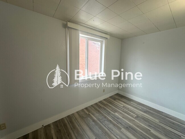 Building Photo - 1440 Alice Ave