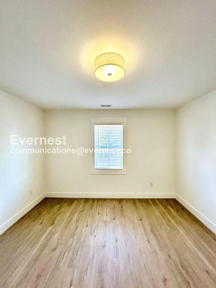 Building Photo - 5214 Campbell Ave