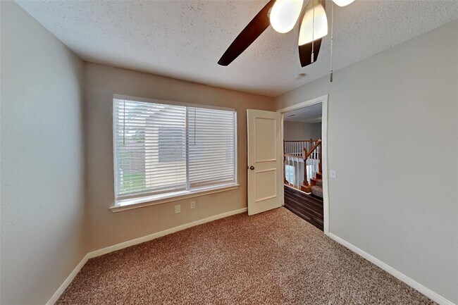 Building Photo - 4726 Green Trail Dr