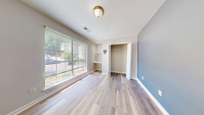 Building Photo - 500-502 Greentree