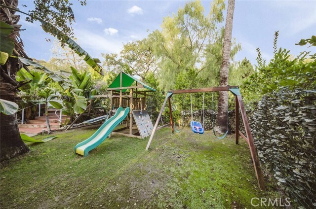 Building Photo - 2255 E Chevy Chase Dr