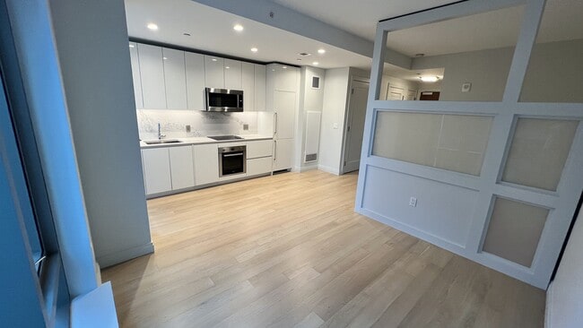 Building Photo - 133 Seaport Blvd