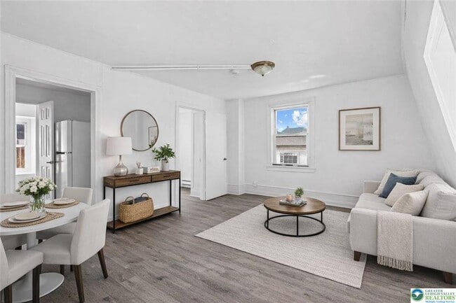 Building Photo - 1113 Ferry St