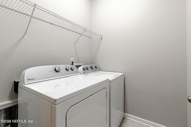 Building Photo - 5784 Sandstone Way