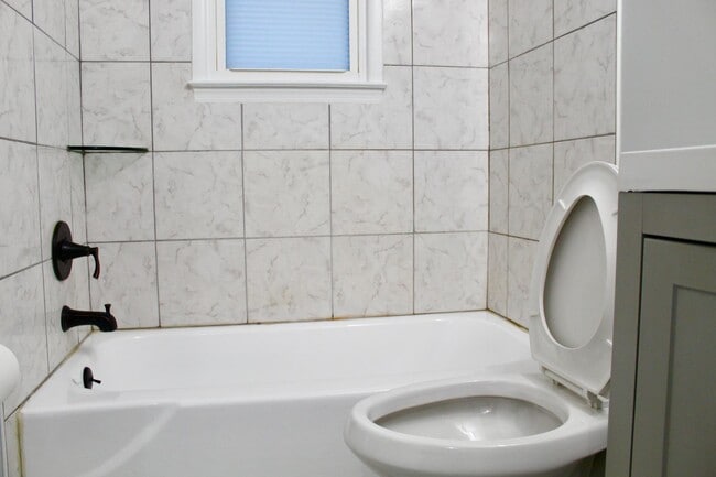 Building Photo - 5707 Alan Dr