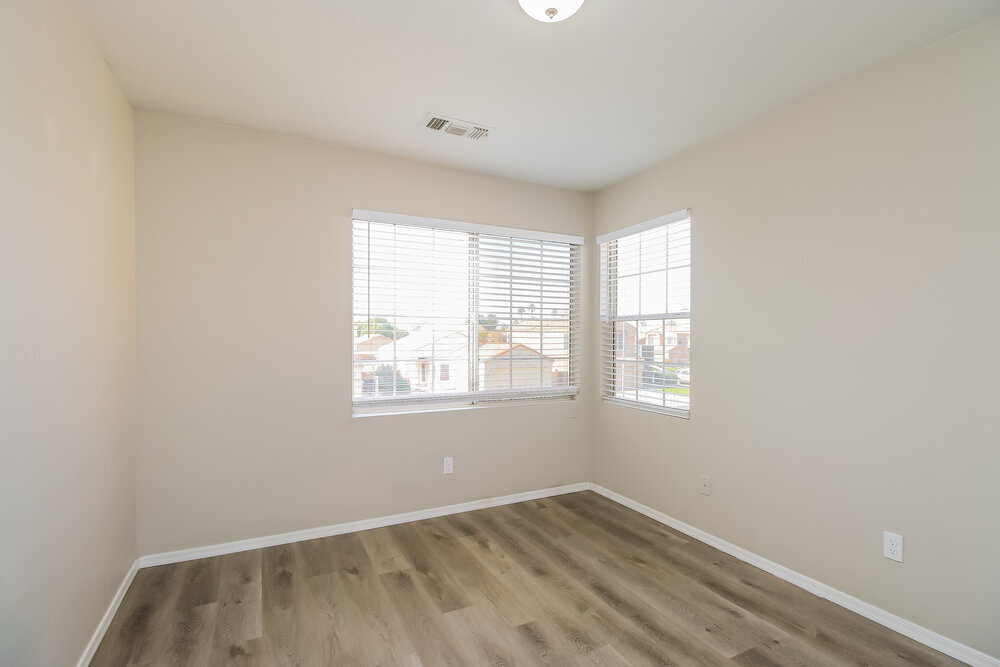 Building Photo - 633 S Balboa