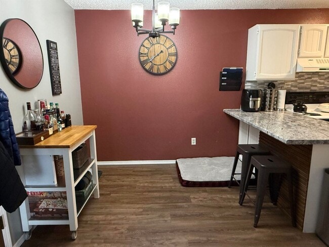 Building Photo - Century 21 Gold Rush - 2 Bed / 1 Bath Condo – West Fairbanks