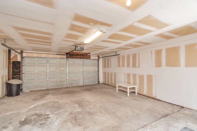 Building Photo - 3934 Roseland St