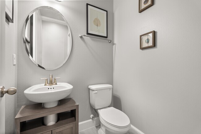 Building Photo - 6875 Arnoldson St