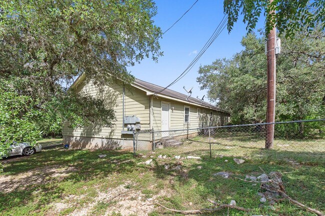 Building Photo - 1629 Gordon St