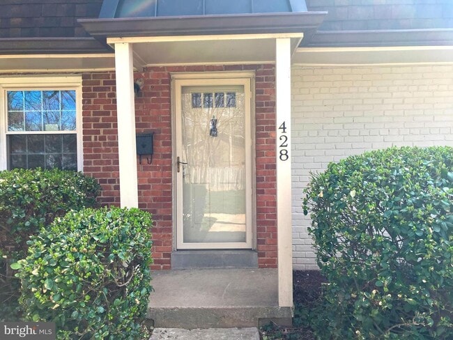 Building Photo - 428 Hampton Ct