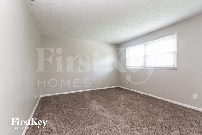 Building Photo - 130 Circle Dr