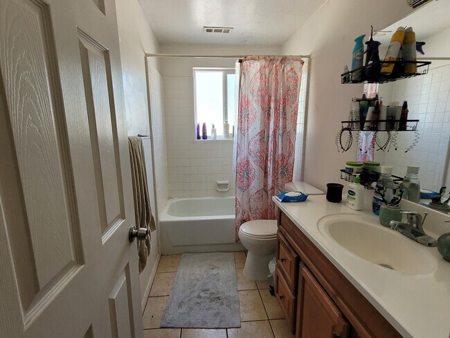 Building Photo - 359 S 150 W