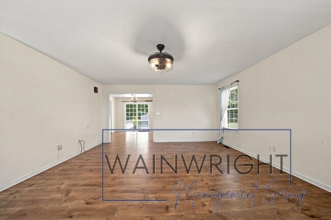 Building Photo - Lake Access Home Wirtz, VA