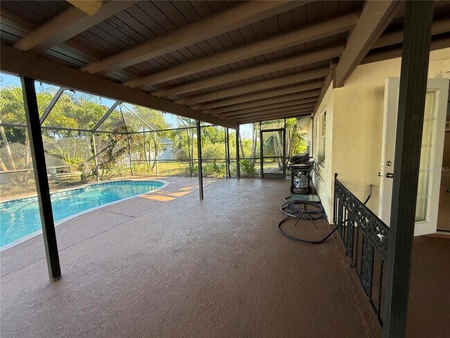 Building Photo - 819 S Gondola Dr