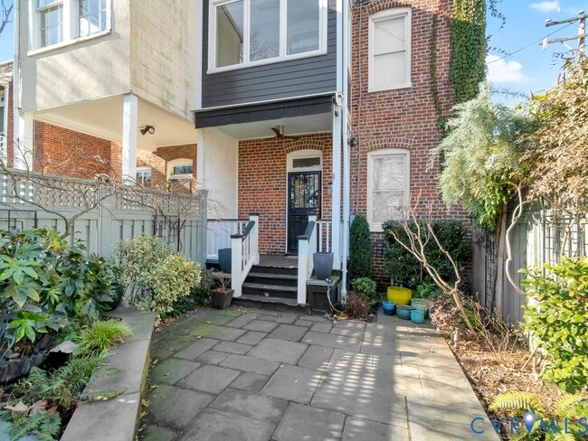 Building Photo - 117 N Vine St