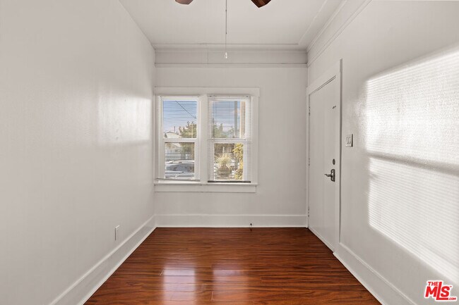 Building Photo - 2928 Walton Ave