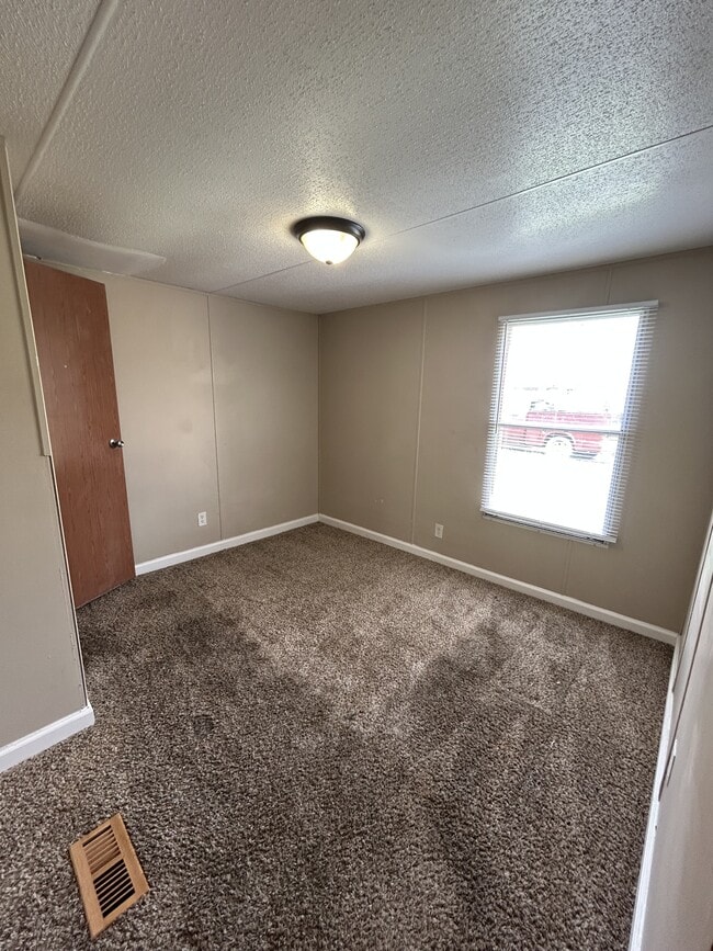 Building Photo - 313 Belew St