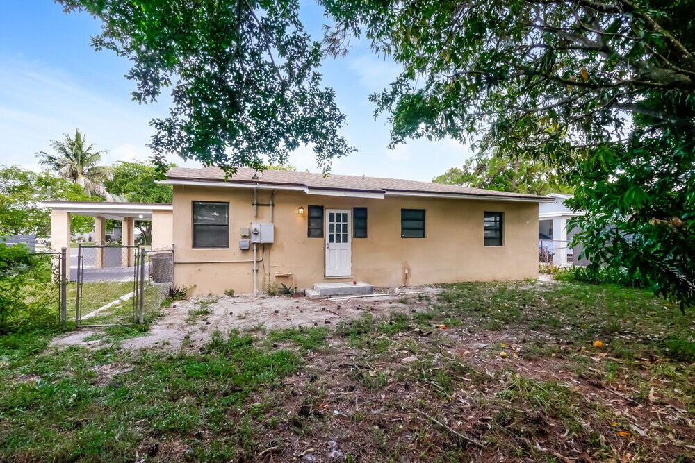 Building Photo - 381 Carolina Ave